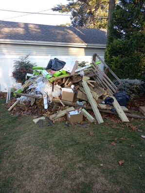 Yard Waste Removal in Lakeville Estates